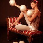 Francesca Mari Juggling